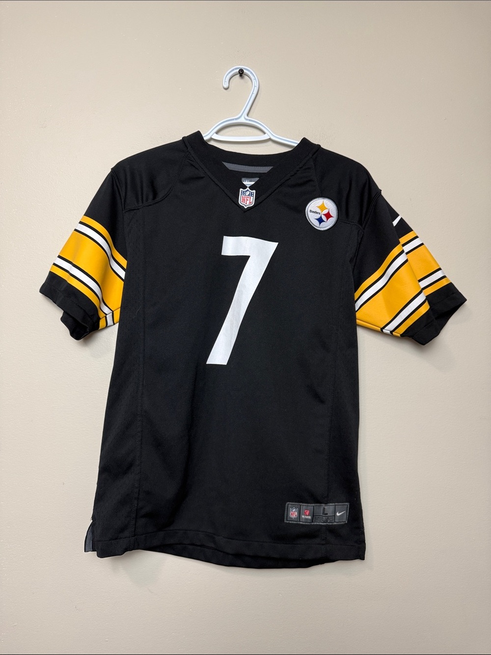 Nike Black and Gold #7 Pittsburgh Steelers Jersey kids Size L(14-16)